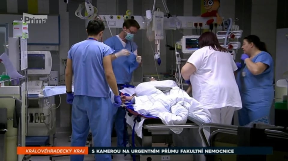 5. 11. 2017 ZPRÁVY: S KAMEROU NA URGENTNÍM PŘÍJMU FAKULTNÍ NEMOCNICE